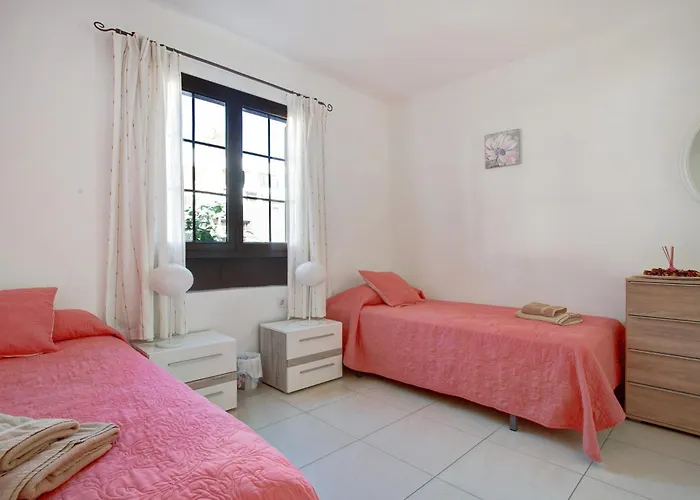 Puerto Chico P * Playa Blanca